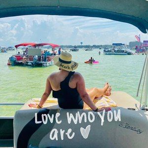 Meet your Posher, Lacey